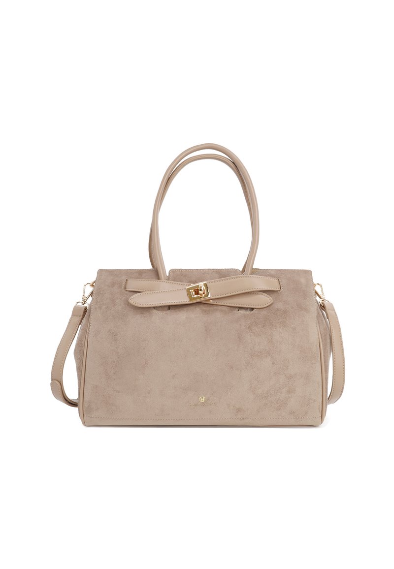 Borsa in suede beige con due manici, una tracolla rimovibile e un dettaglio in metallo dorato sulla tracolla frontale.