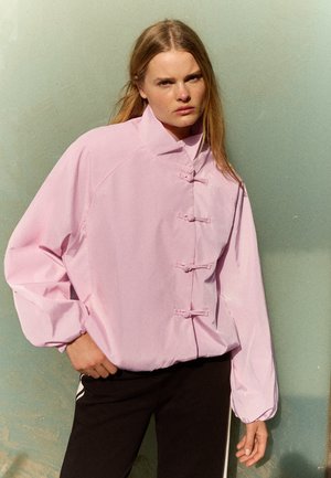 Bershka, WITH CLASPS - JACKET - Veste légère - pink