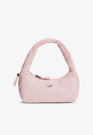 Μικρή παστέλ ροζ καπιτονέ τσάντα χειρός με επενδεδυμένη λαβή, κλείσιμο με φερμουάρ και διακριτικά κεντημένα λογότυπα "Tommy Jeans" στο ύφασμα.