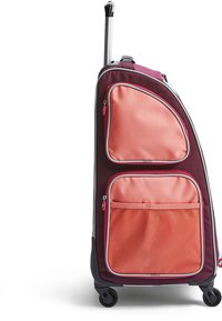 Zachte koffer in donkerpaars met roze accenten, uitgerust met een telescopische handgreep, twee gaaszakken en vier wielen voor mobiliteit.
