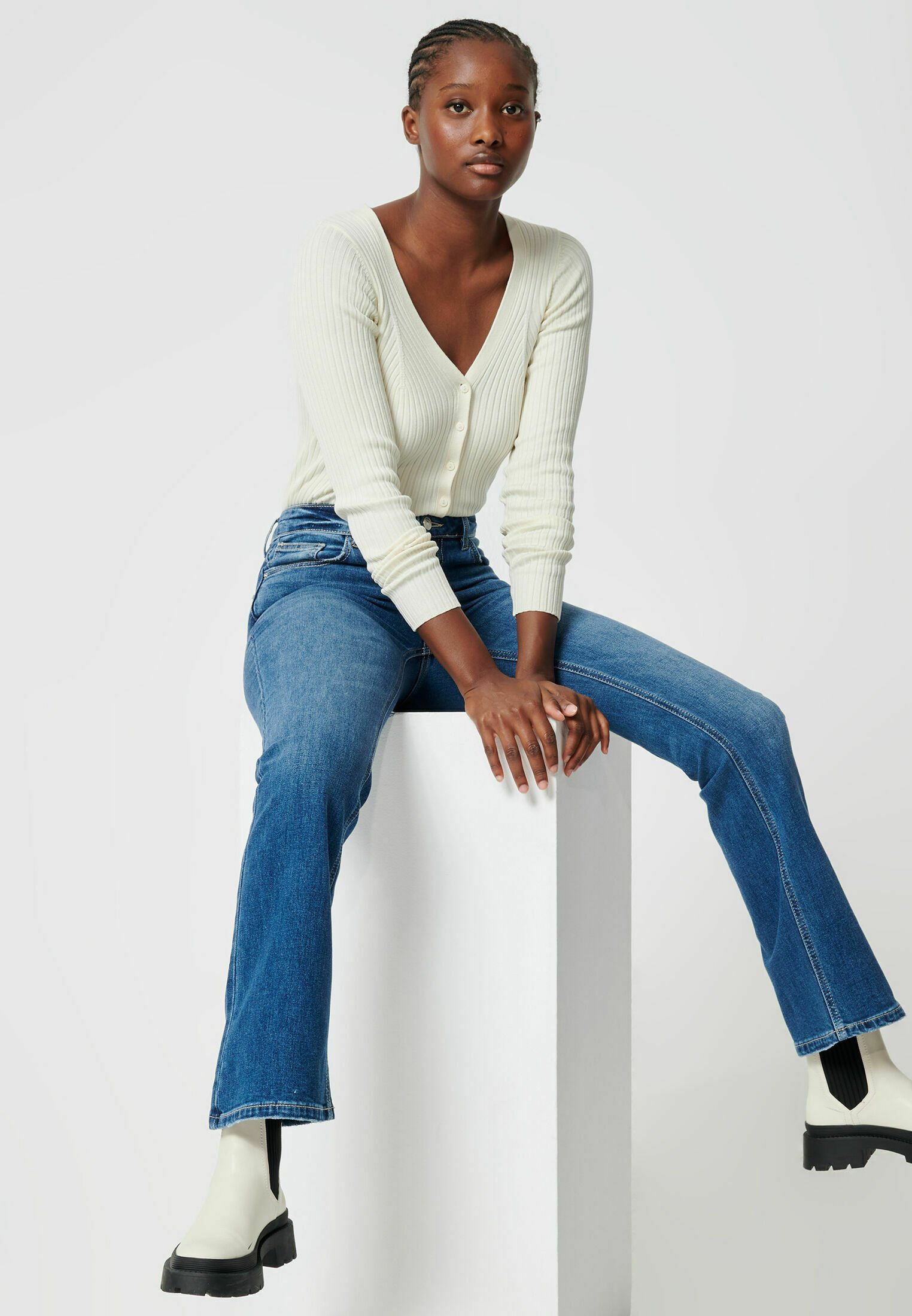 Pimkie BOOTCUT JEANS - MID WAIST - Bootcut jeans - denimblau/blauw -  Zalando.nl