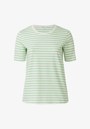 Biały t-shirt z krótkim rękawem w jasnoniebieskie poziome paski oraz małe haftowane logo na lewej piersi.