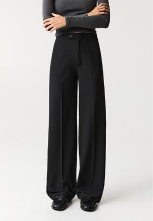 PULL&BEAR, STRAIGHT-LEG DARTED - SMART TROUSERS - Pantalon classique - black