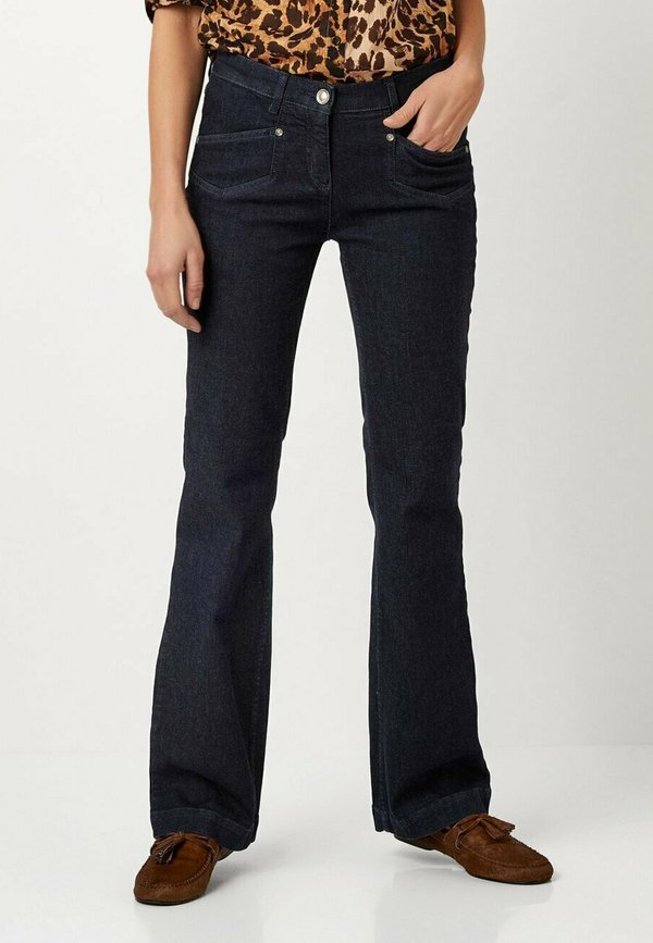 STYLE PERFECT SHAPE - Flared Jeans