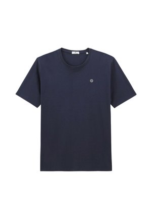 Maglietta blu navy a maniche corte con collo rotondo e un piccolo logo tondo bianco e grigio sul lato sinistro del petto.