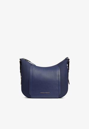 Borsa a tracolla in pelle blu navy con texture liscia, bordi inferiori arrotondati e chiusura con cerniera argento sulla parte superiore.
