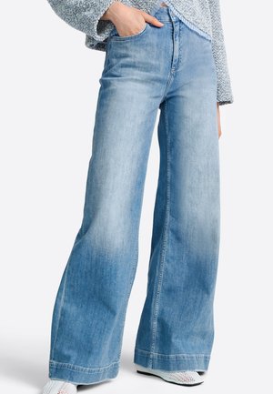 Blugi evazați - denim blue