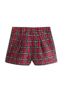 Shorts cu talie înaltă, cu un model carourile roșu și negru, prevăzuți cu bucle pentru curea și pliuri frontale, confecționați dintr-un material texturat.