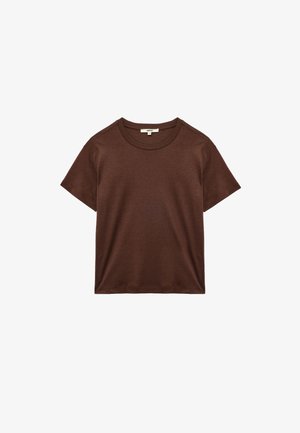 Bruine, T-shirt met korte mouwen, gemaakt van zacht materiaal. Heeft een ronde hals en een relaxte pasvorm, met nette stiksels en geen zichtbare patronen.