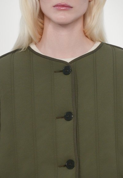 CLOSED QUILTED JACKET - Välikausitakki - forest green