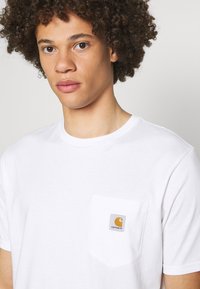 Carhartt WIP POCKET - T-shirt básica - white