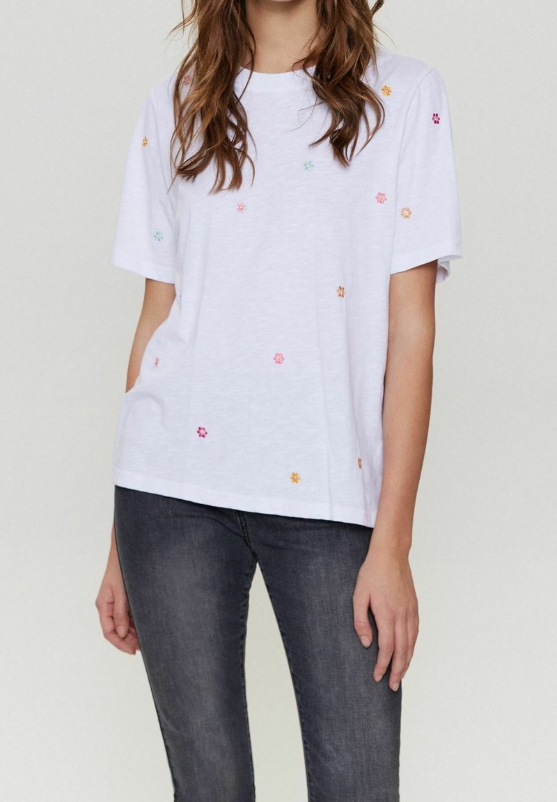 Nümph T-shirt med print - white