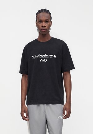 New Balance, TRACKSIDE T-SHIRT UNISEX - Тениска с щампа - black