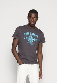 TOM TAILOR LOGO  - T-shirt print - tarmac grey