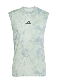 Jasnozielona bezrękawnik wykonany z siateczkowego materiału, z wzorem tie-dye oraz ciemnoszarym logo Adidas na klatce piersiowej.