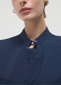 Calliope COREANA CON TASCONI - Button-down blouse - blu notte