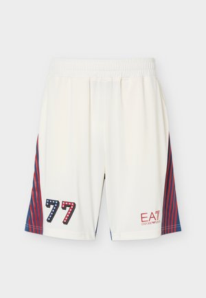 Λευκά αθλητικά σορτς με μπλε και κόκκινες ριγέ πλευρικές λωρίδες, αριθμός 77 με αστέρια στο αριστερό πόδι και κόκκινο λογότυπο EA7 Emporio Armani στο δεξί πόδι.