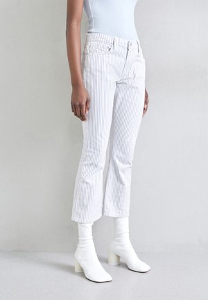 FRAME LE CROP MINI BOOT - Kavbojke na zvonec - white