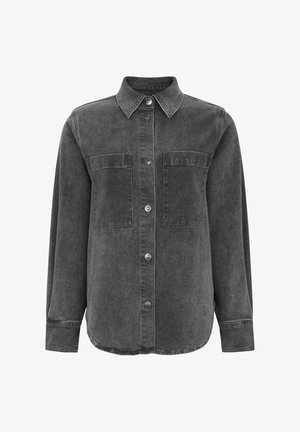 Fekete farmering gallérral, hosszú ujjakkal, két mellzsebbel és gombos záródással. A szöveten kopottas textúra található.