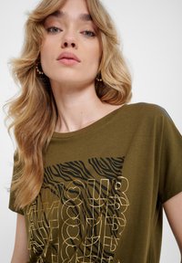 Greenpoint - T-shirt z nadrukiem