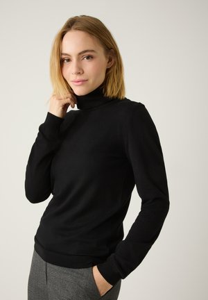 FIGURBETONTER ROLLKRAGEN - Strickpullover - black