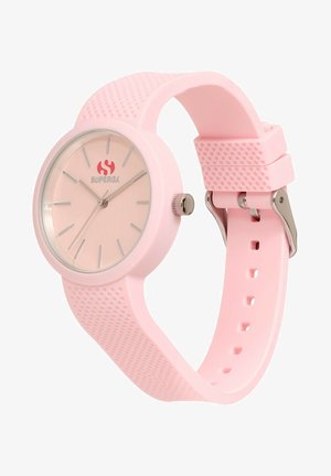 Růžový náramkový hodinky Superga s texturovaným silikonovým páskem, stříbrnými hodinovými indexy a ručičkami a kovovou sponou.