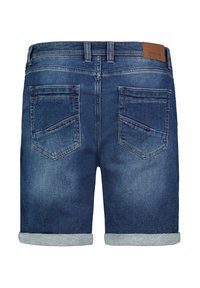 Dunkelblaue Denim-Shorts mit umgeschlagenem Saum. Verfügt über zwei Gesäßtaschen und ein braunes Lederlabel am Bund.