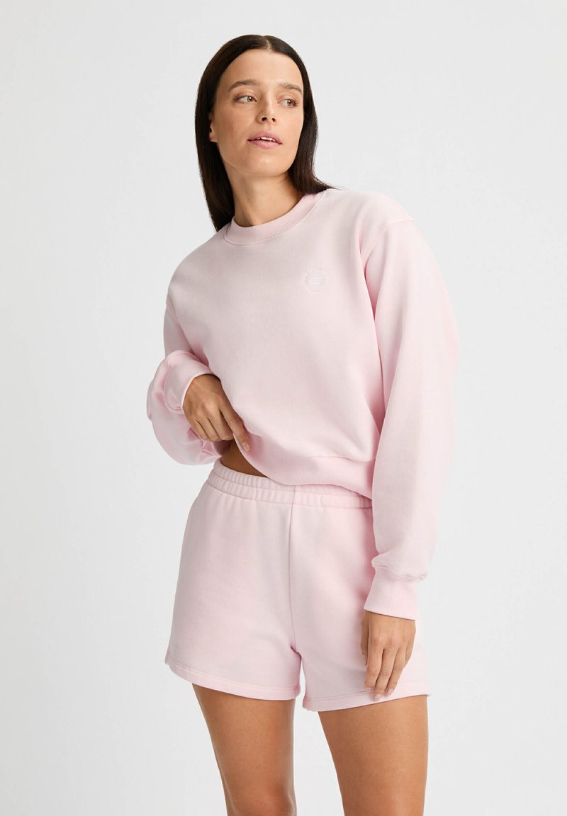 Röhnisch SOFT - Träningsshorts - cradle pink