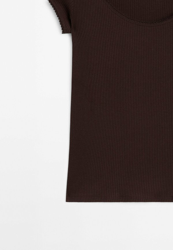 TRIM DETAIL  - Basic T-shirt2