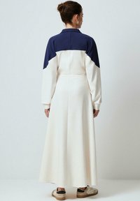 Touché Privé WAIST TIE - Maksimekko - ecru