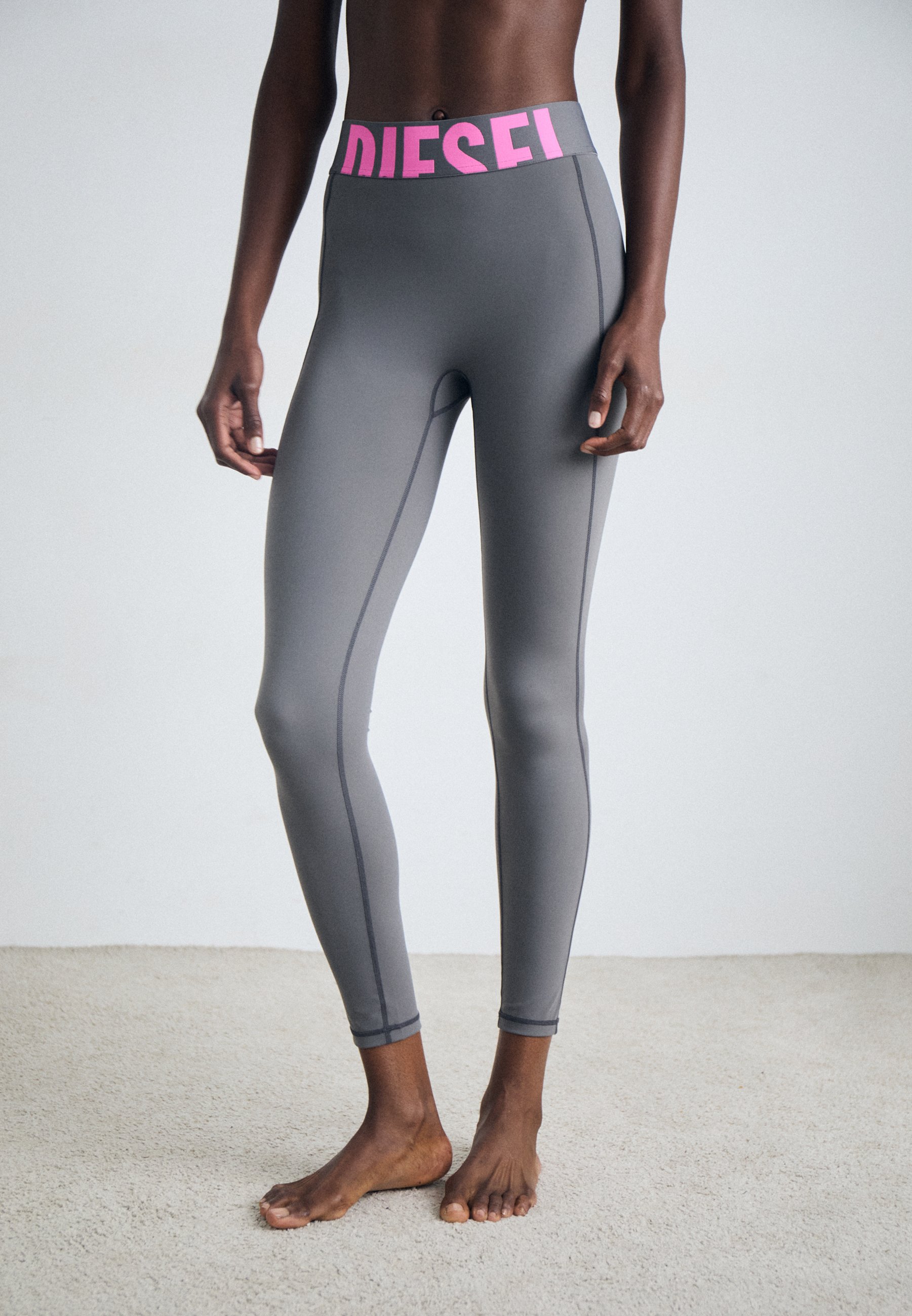 スパッツ・レギンス Diesel Leggings Con Logo DIESEL】ウィメンズ レギンス・ショートパンツ｜ディーゼル公式