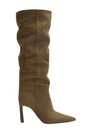 High heeled boots - brown