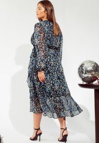 Friends Like These REGULAR FIT - CURVE LONG SLEEVES PRINTED MIDI - Kasdienė suknelė - blue