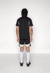 adidas Performance LIVERPOOL FC 25/26 PRO TRAINING SHORTS - Roupa de discoteca - black