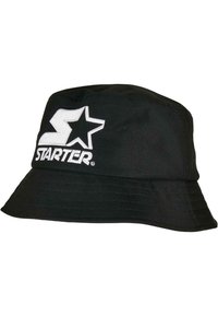 Černý klobouk s kšiltem vyrobený z látky, s vyšitým bílým logem se hvězdou a slovem "STARTER" na přední straně.