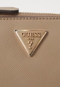 Guess NOELLE COMPARTMENT  - Borsa a tracolla - dark taupe