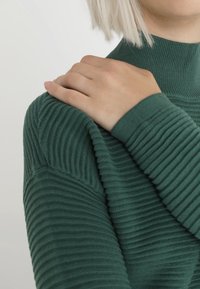 Noisy May Strickpullover - dark green