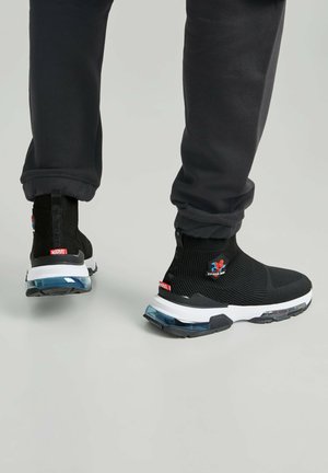 Sneakers alte - black