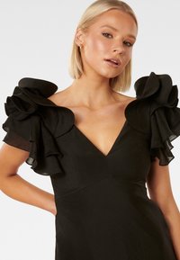 Forever New RYLIE RUFFLE SHOULDER MIDI DRESS - Společenské šaty - black