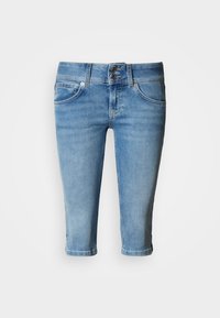 Ανοιχτό μπλε denim καπρί παντελόνι με μέση μέτριου ύψους, δύο μπροστινές τσέπες και γυρισμένο τελείωμα. Διαθέτει δύο κουμπώματα στη μέση.