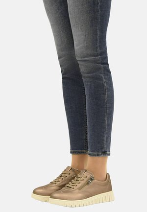 Caprice, SNEAKER - Baskets basses - taupe metallic
