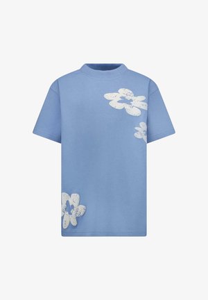 Lichtblauw katoenen T-shirt met een ronde hals en korte mouwen, met witte bloemenpatronen op de voorkant.
