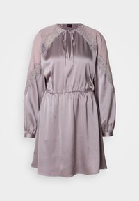Wybrany, light pastel purple