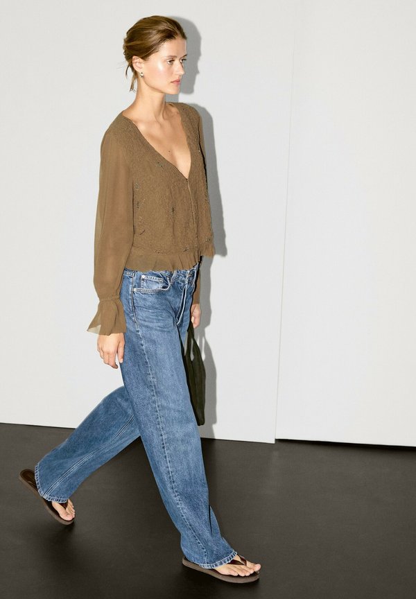 TEXTURED WITH RUFFLES - Blouse - khaki3