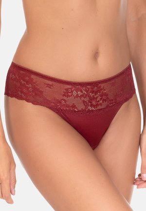 Burgunderfarbene Spitzen-Hipster-Unterwäsche mit floralen Spitzenakzenten am Bund, glattem Stoff und figurbetontem Design.