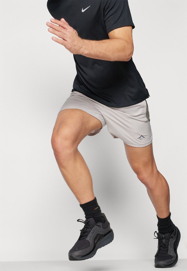 TRAIL SHORT - Sports shorts4