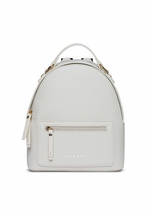 Weißer Kunstleder-Rucksack mit runder Form, goldenen Beschlägen, einer Vorderzippertasche und einem dezenten Logo auf der Vorderseite. Strukturierten Oberfläche.