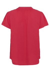 Blusa rossa a maniche corte con scollatura arricciata, texture morbida e spacchi laterali. La parte posteriore ha una finitura liscia con un motivo sottile.