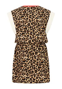 Kjole med leopardprint og korte ærmer, der har en afslappet pasform, blød tekstur og elastik i taljen. Bagfra ses glatte stofkonturer.