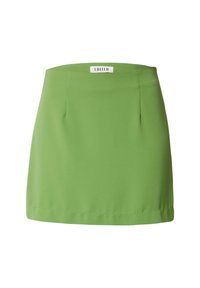 Groene mini-jurk gemaakt van gladde stof met een aansluitende pasvorm, voorzien van twee voorplooien en een nette zoom. Label gepositioneerd bij de tailleband.